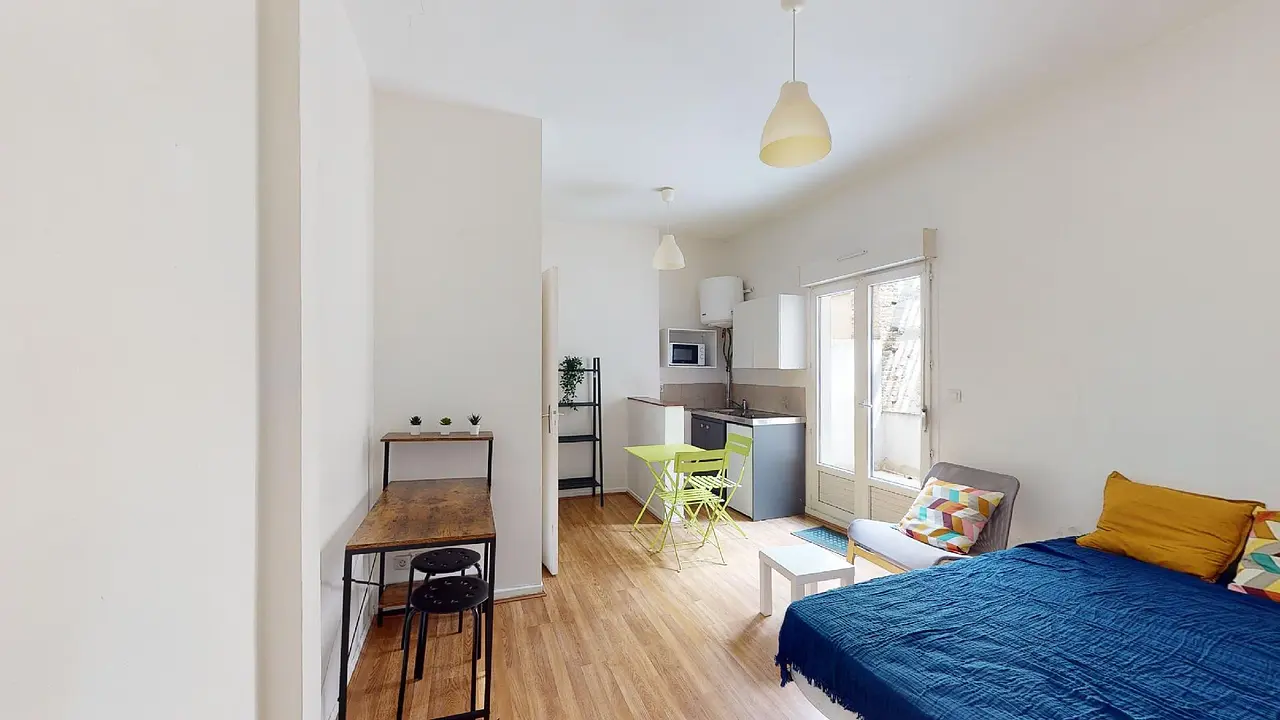 Appartement meublé de 17.66m2 - 420€ - Reims