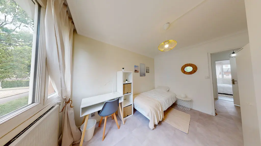 Colocation meublée de 84.0m2 - 473€ - Vénissieux