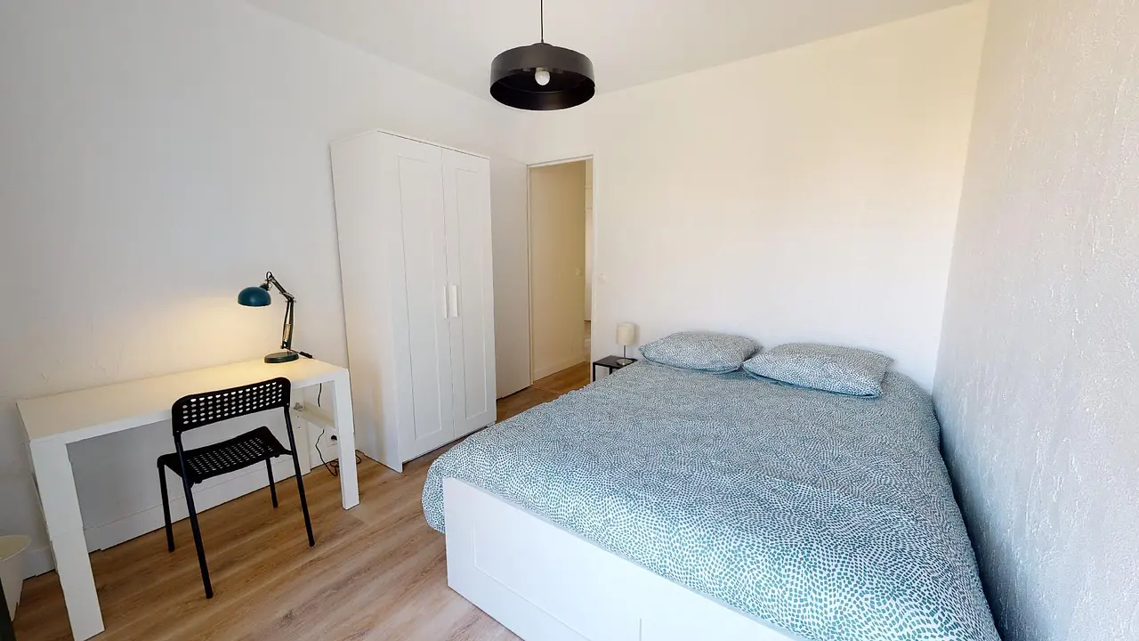 Colocation meublée de 94.0m2 - 558€ - Cenon