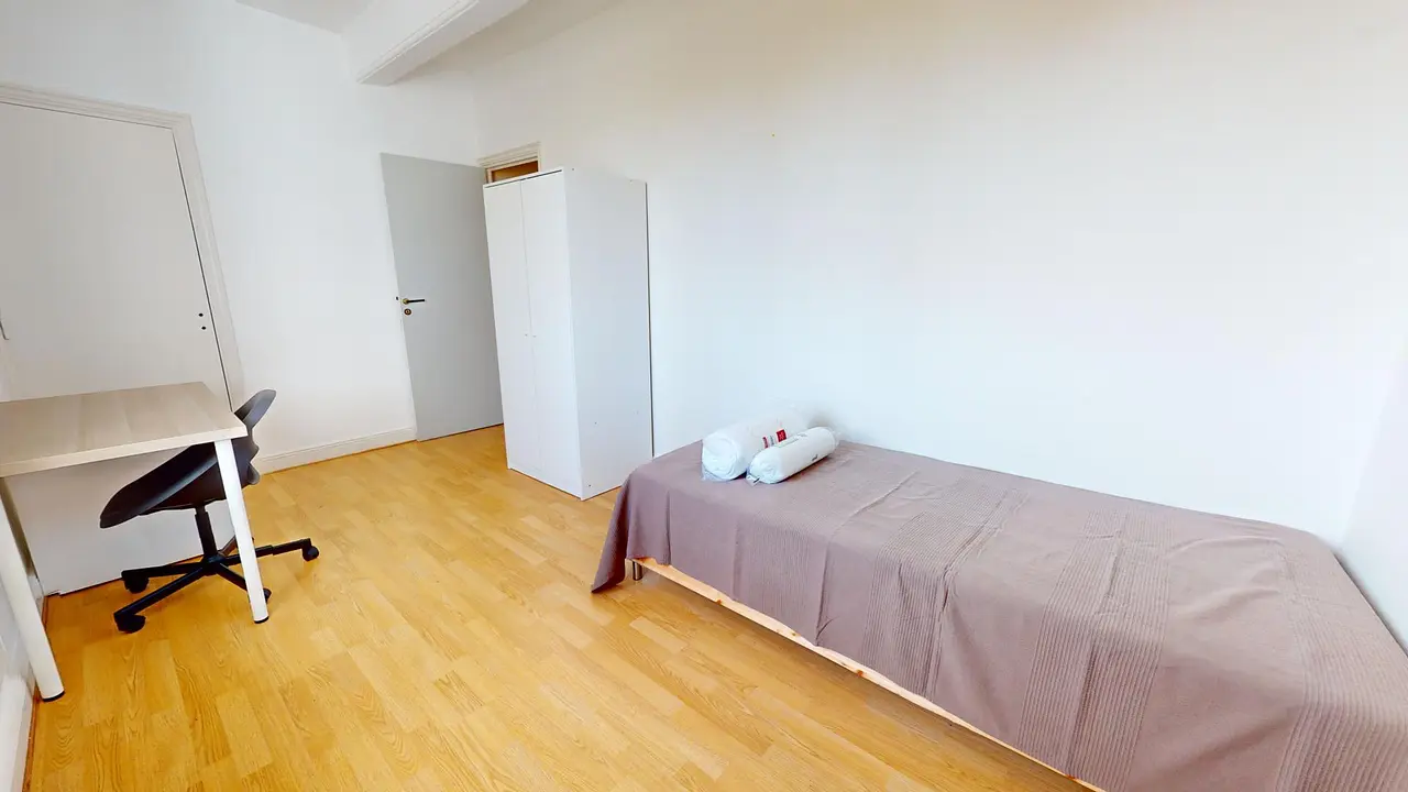 Colocation meublée de 202.02m2 - 556€ - Saint-Genis-les-Ollières