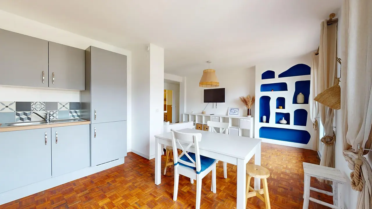 Colocation meublée de 67.39m2 - 568€ - Nice