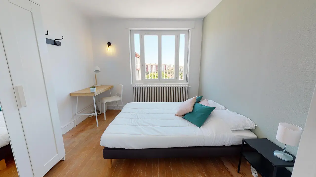 Colocation meublée de 79.0m2 - 548€ - Villeurbanne