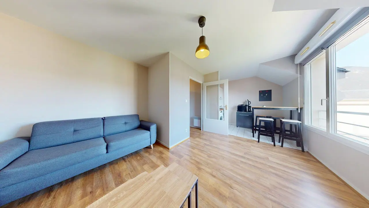 Appartement meublé de 27.0m2 - 580€ - Angers