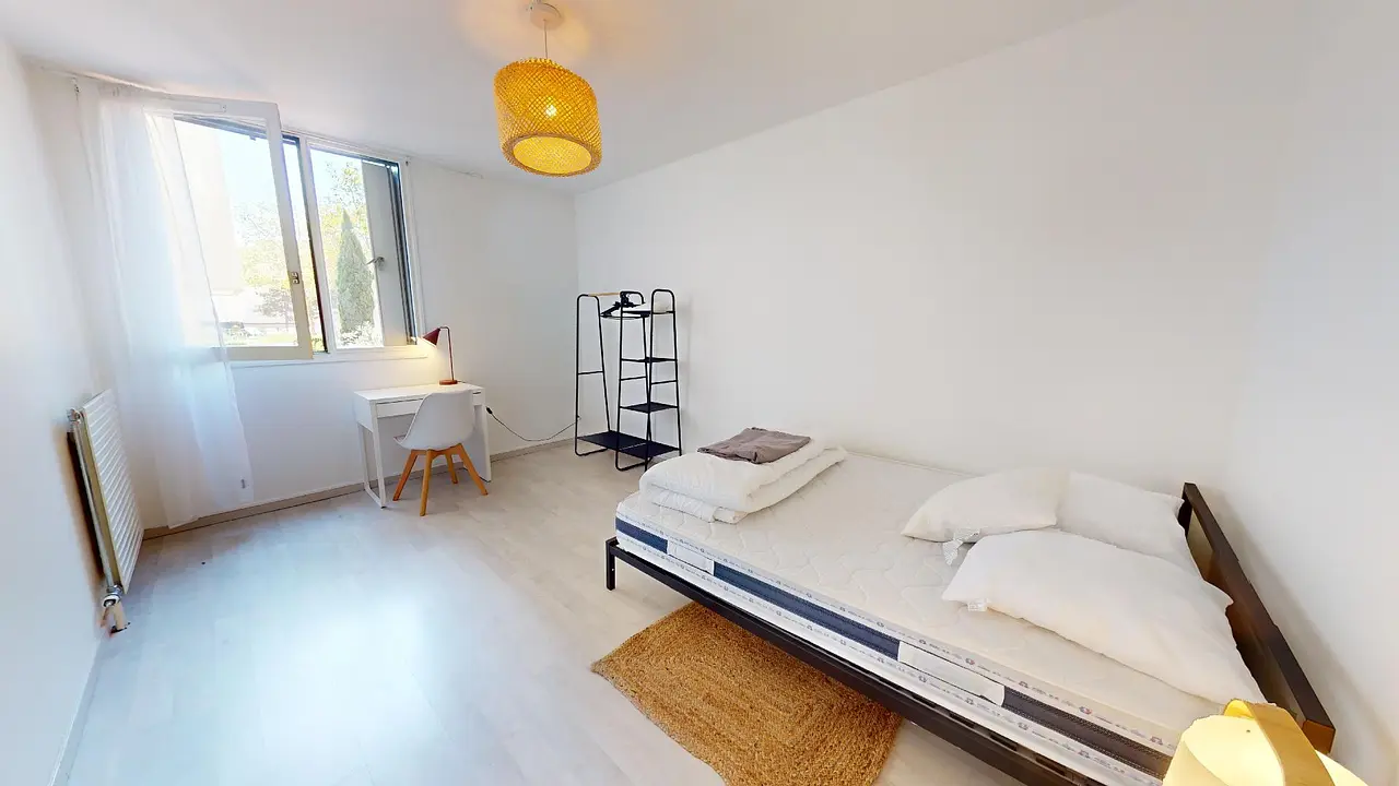 Colocation meublée de 95.0m2 - 465€ - Vénissieux