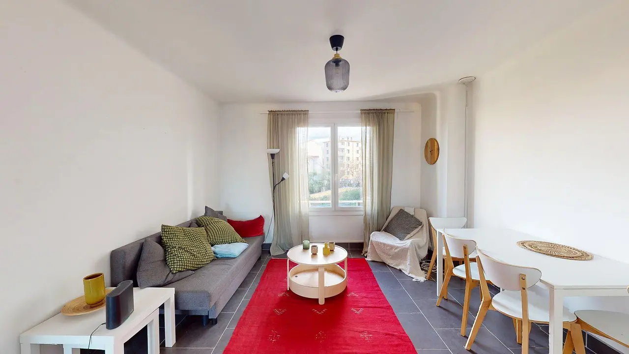 Appartement meublé de 54.0m2 - 980€ - Marseille