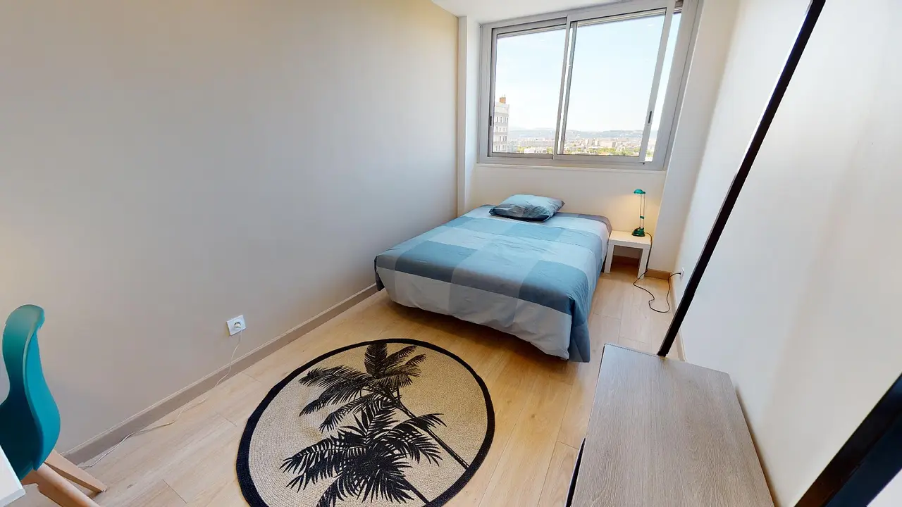 Colocation meublée de 86.0m2 - 522€ - Bron