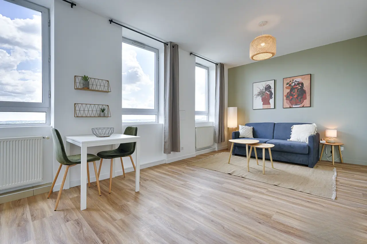 Appartement meublé de 32.16m2 - 889€ - Évry