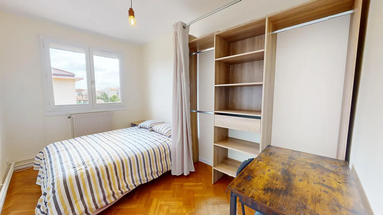 Colocation meublée de 77.0m2 - 490€ - Bron