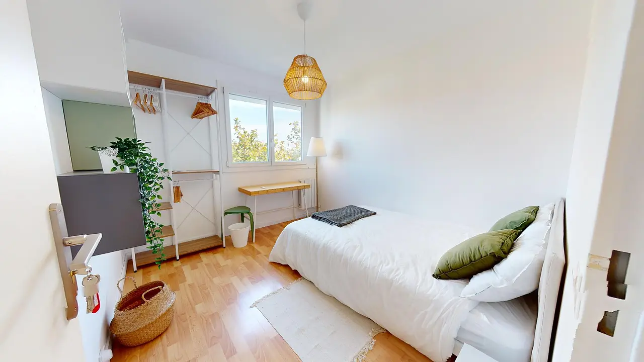 Colocation meublée de 101.0m2 - 495€ - Saint-Priest