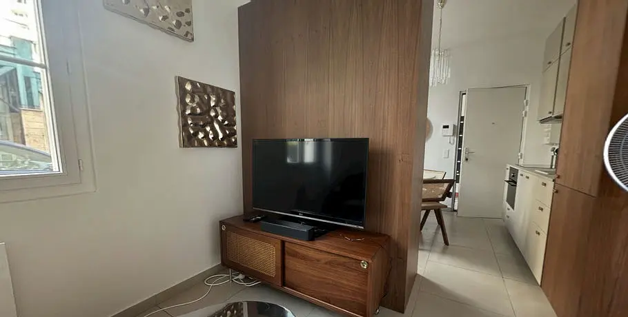 Charmant appartement meublé au cœur du 19ème – 20 m² lumineux