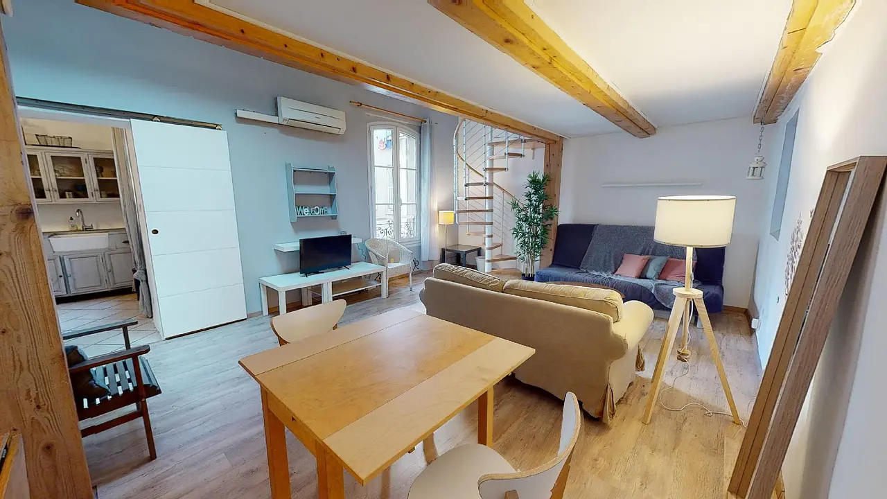 Appartement meublé de 50.0m2 - 825€ - Marseille