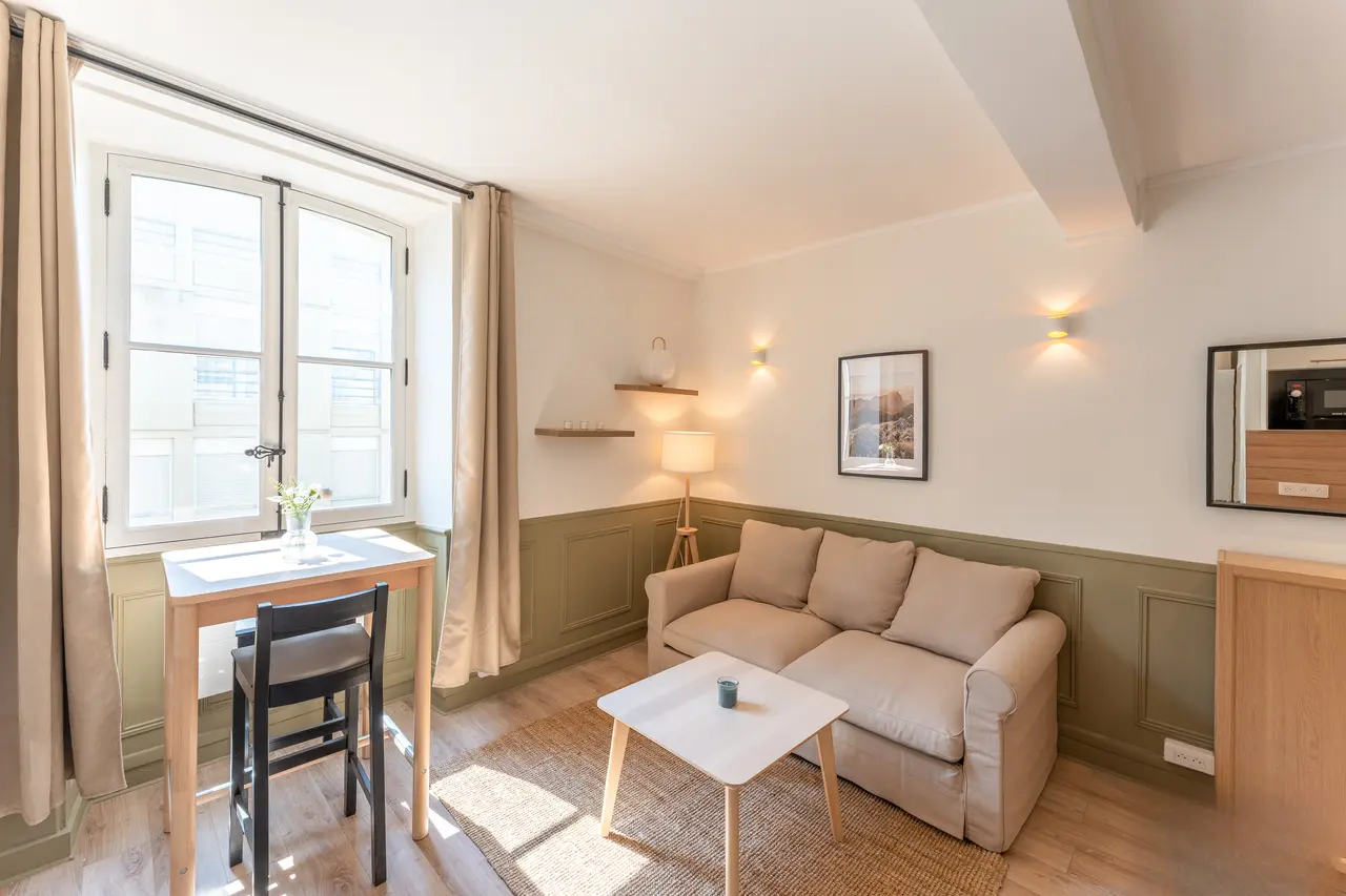 Appartement meublé de 19.0m2 - 700€ - Bordeaux