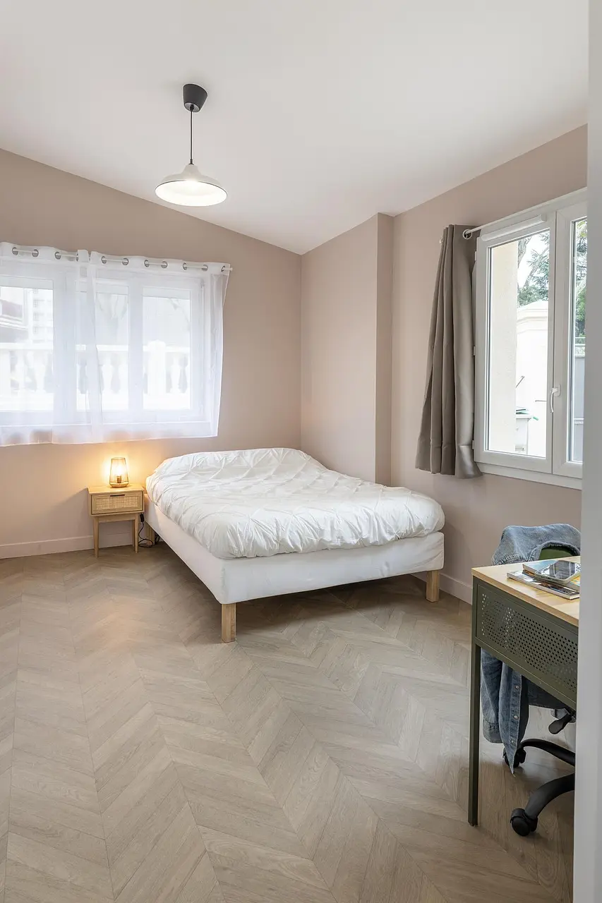 Colocation meublée de 356.84m2 - 630€ - Bron