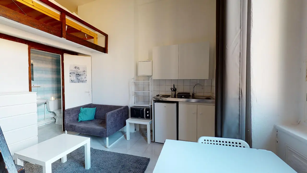 Appartement meublé de 14.0m2 - 564€ - Lyon