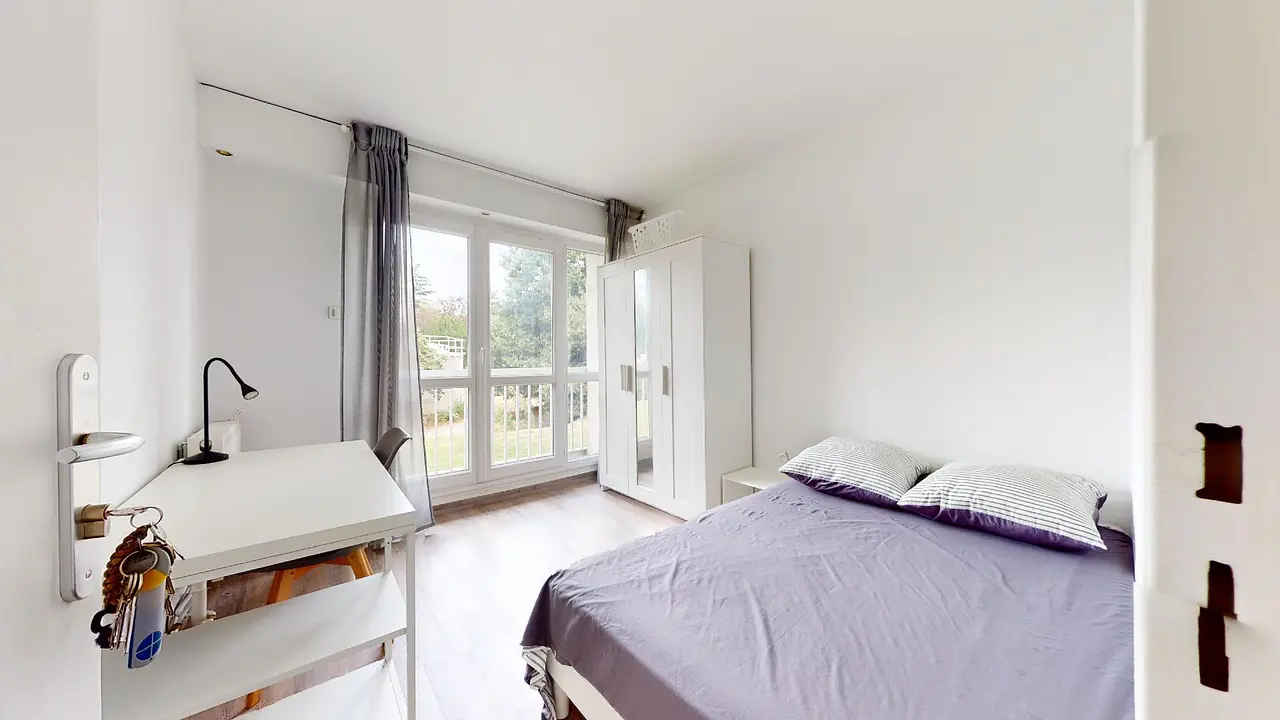 Colocation meublée de 78.47m2 - 554€ - Cergy