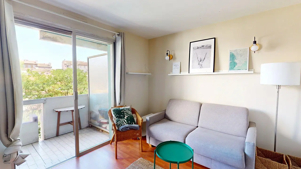Appartement meublé de 18.0m2 - 560€ - Marseille